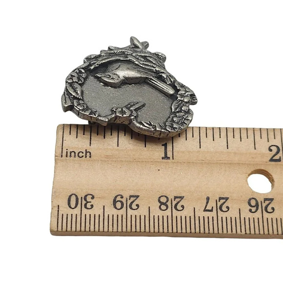 Birds & Blooms 2004 Pewter Silver Tone Heart Shaped Bird Nest Brooch Pin 1 1/4” - Picture 4 of 4